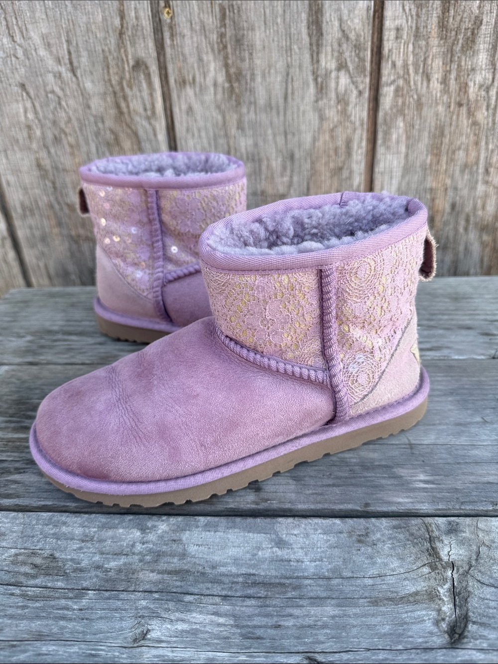 UGG Girls Lavender Suede Shearling-Lined Ankle Boots Sequin Floral Cut Out Sz 5